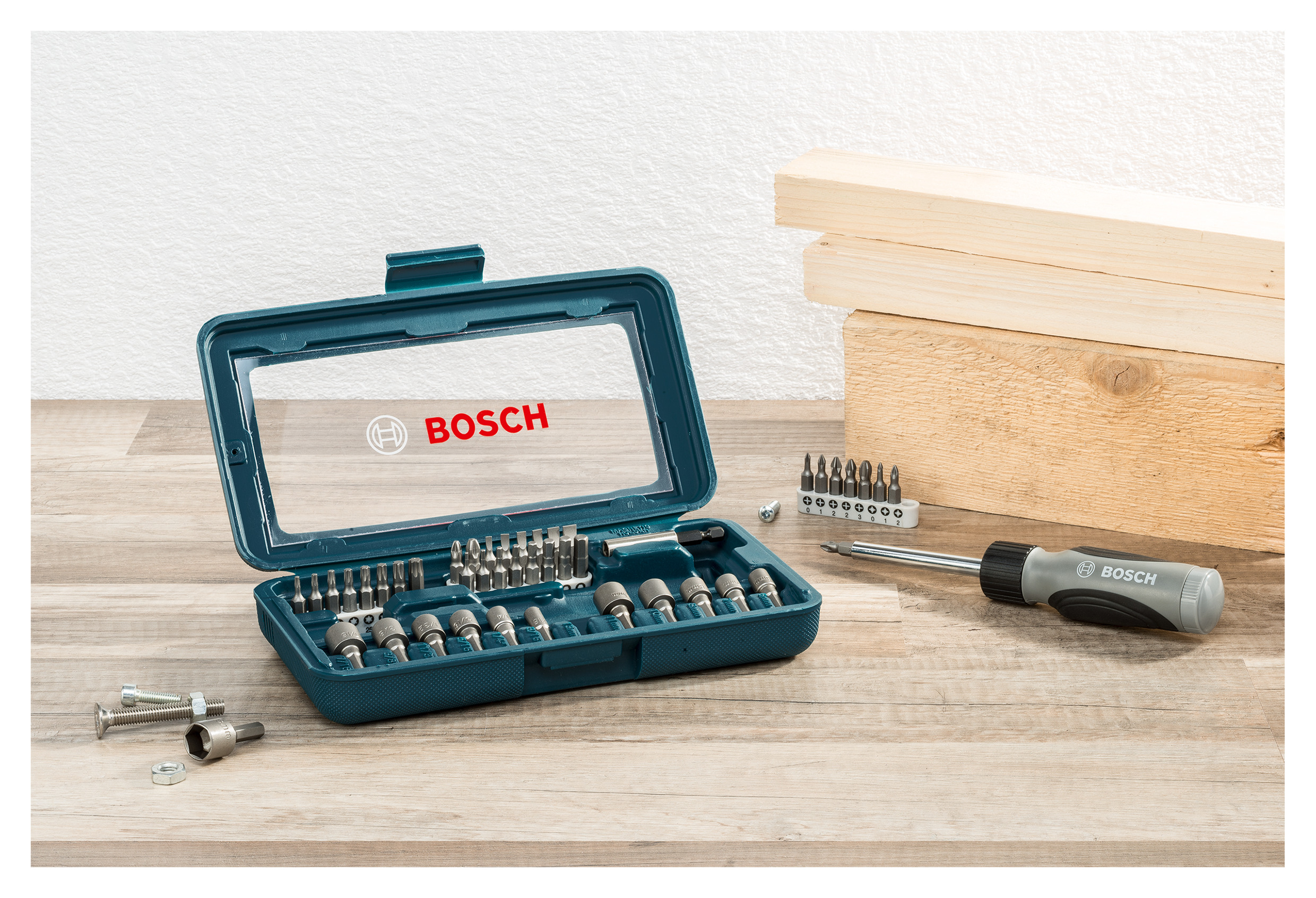 JOGO PARA FIXAR E APARAFUSAR COM 46 PECAS BOSCH