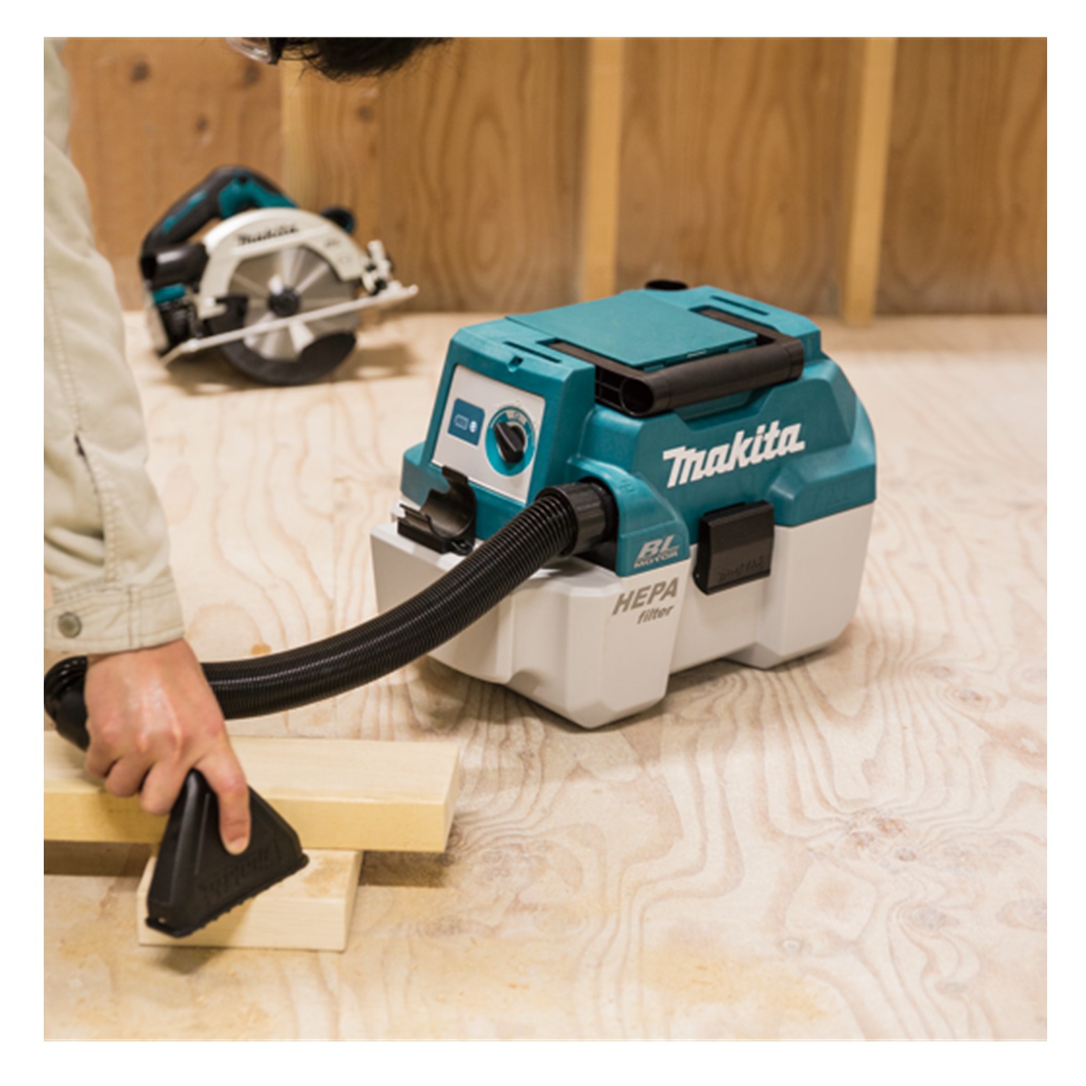 ASPIRADOR DE PO E AGUA BAT 18V DVC750LZ SEM BATERIA E SEM CARREGADOR MAKITA